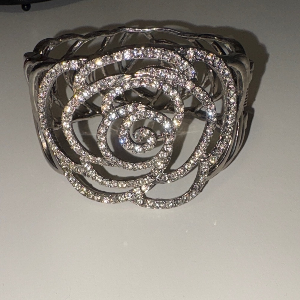Elegant Silver Rose Bracelet